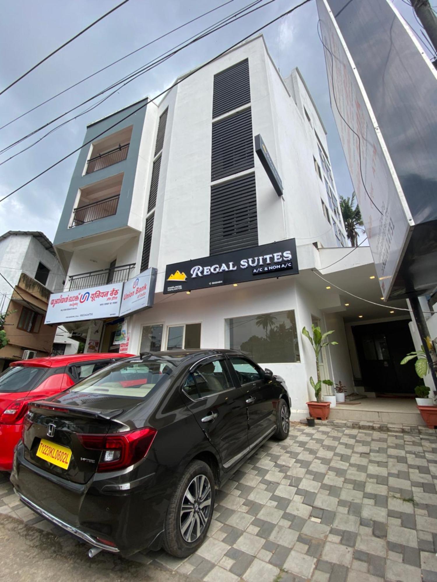 Regal Suites Thiruvananthapuram Bagian luar foto